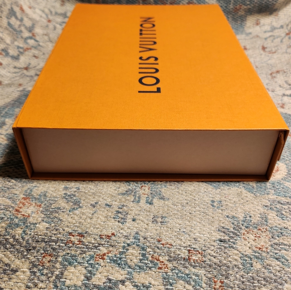 Louis Vuitton gift box - Picture 4 of 6
